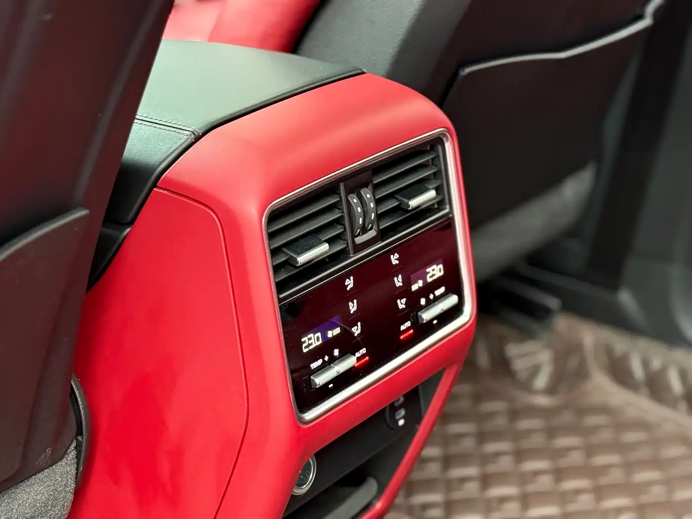 Porsche Cayenne 2022 Cayenne 3.0T Platinum Edition фото 18