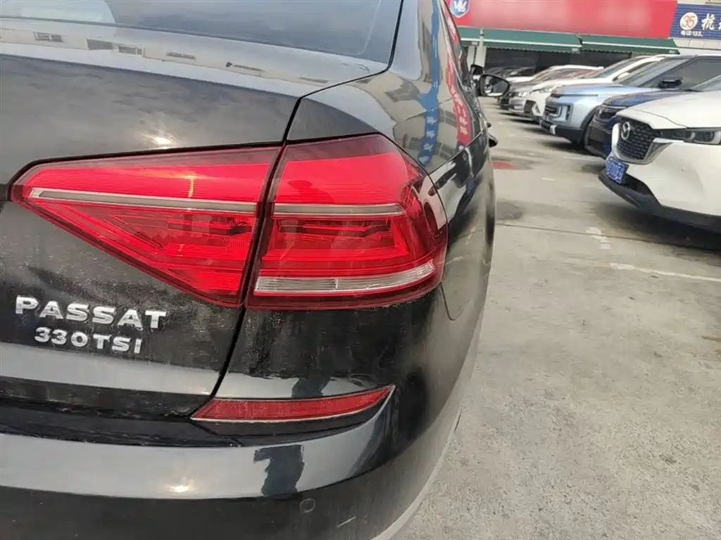 Volkswagen Passat 2017 330TSI DSG Prestige фото 8
