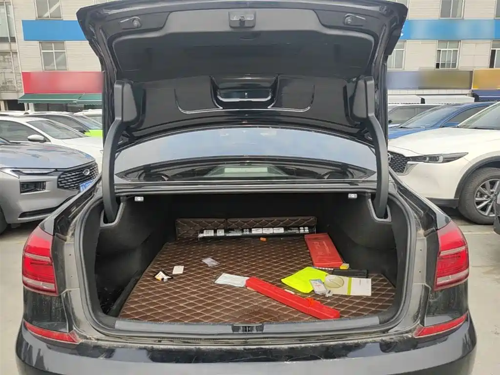 Volkswagen Passat 2017 330TSI DSG Prestige фото 19