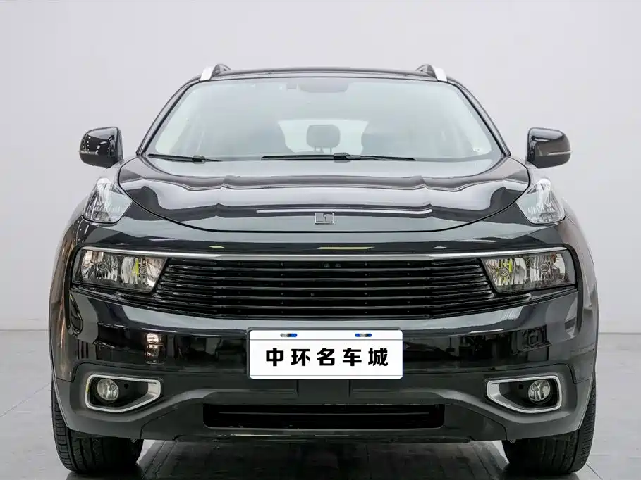 Lynk & Co 01 2017 2.0T 2WD фото 4