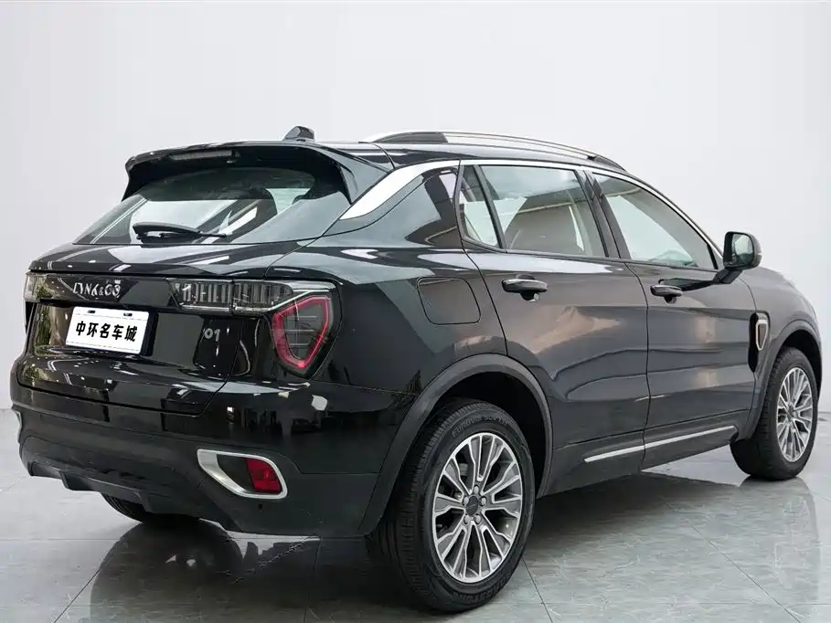 Lynk & Co 01 2017 2.0T 2WD фото 17