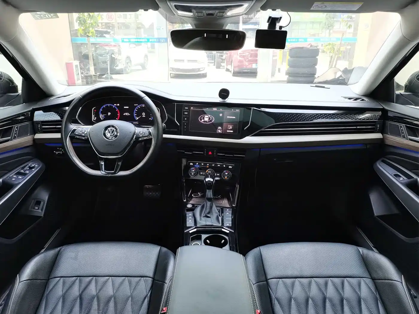 Volkswagen Passat 2019 330TSI Premium Edition China V фото 10