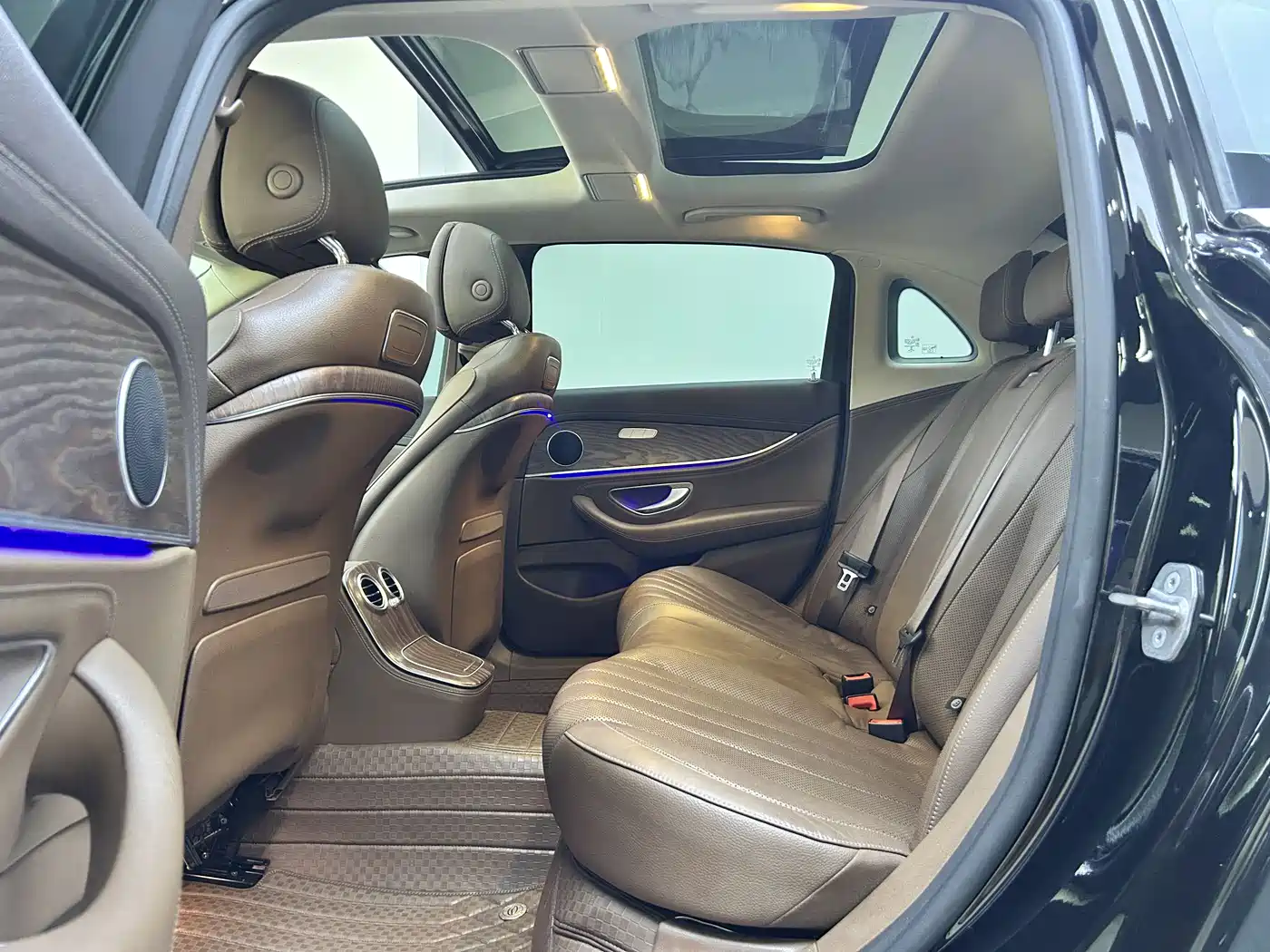 Mercedes-Benz E-Class 2021 E 300 L Fashion фото 9