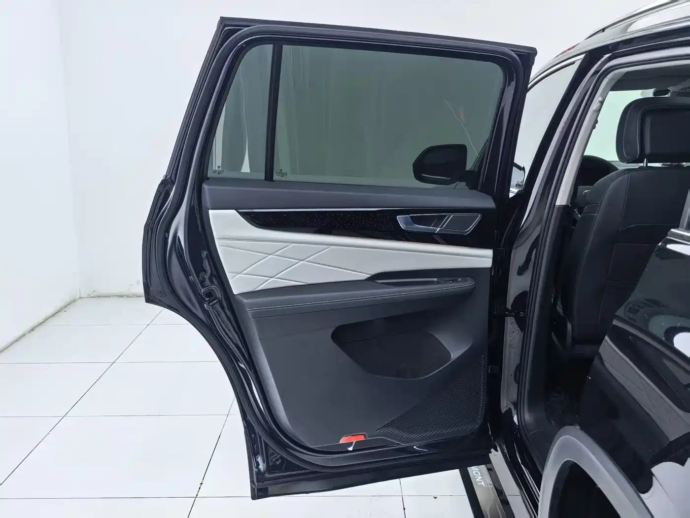 Volkswagen Teramont 2025 380TSI 4WD Outstanding Edition фото 13