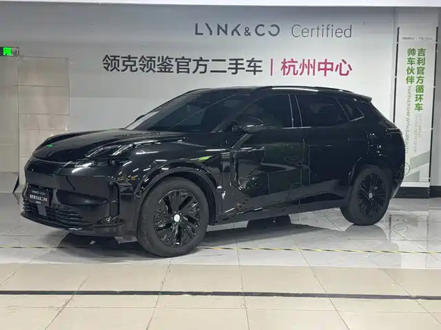 Lynk & Co 08 EM-P 2025