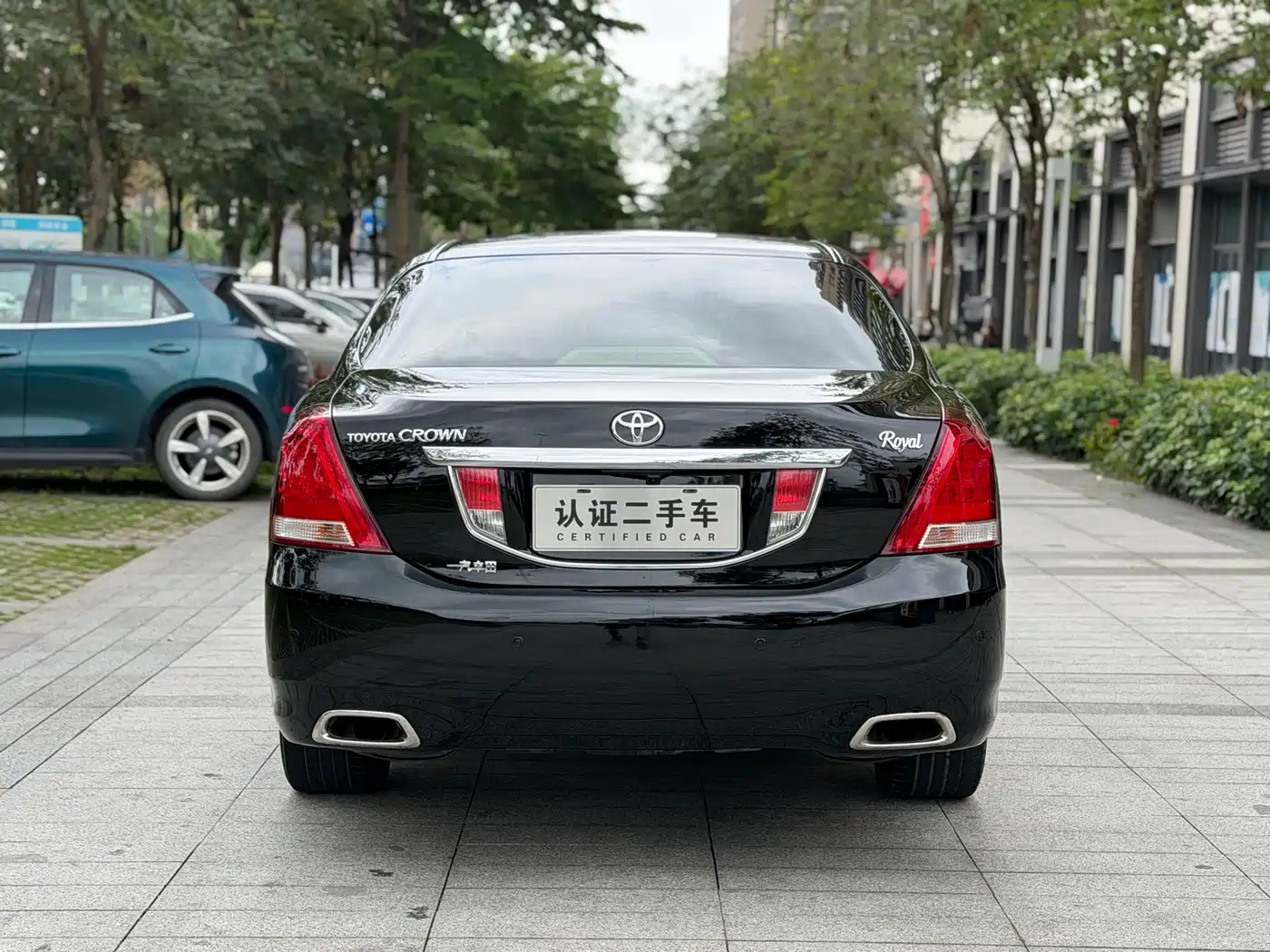 Toyota Crown 2011 2.5L Royal Leather Sunroof Special Edition фото 18