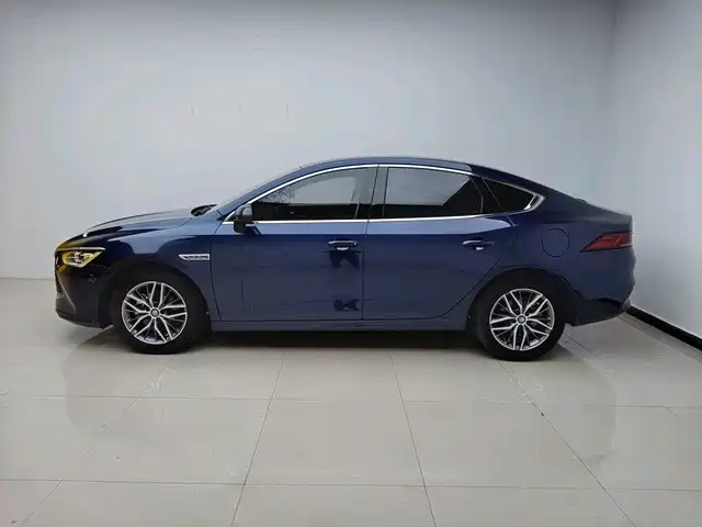 BYD Qin PLUS 2023 Champion Edition DM-i 55KM Surpassing фото 2