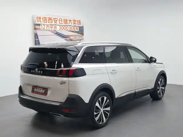 Peugeot 5008 2017 380THP 7-Seater Luxury GT Edition — фото 2