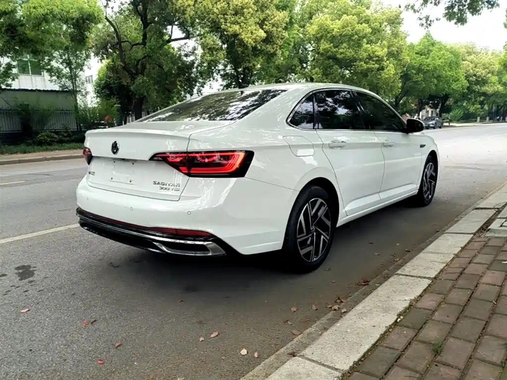 Volkswagen Sagitar 2023 300TSI DSG Surpassing Edition фото 7