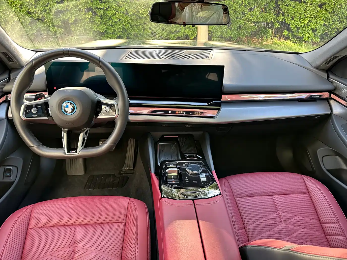 BMW i5 2024 2024 eDrive 35L Premium Model M Sport Package