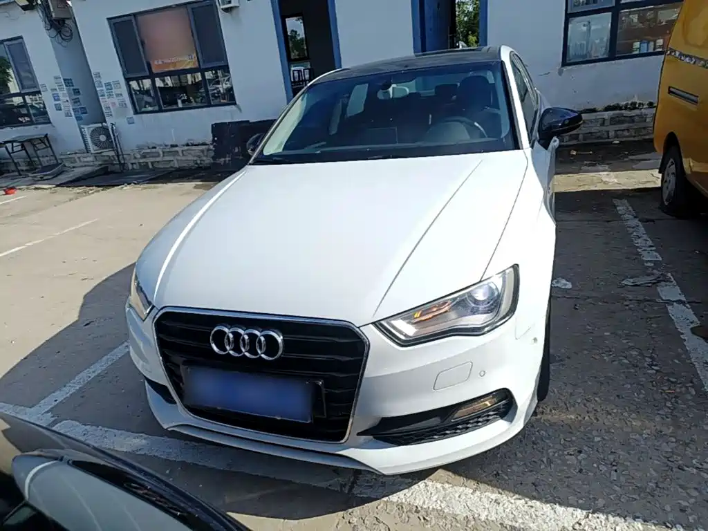 Audi A3 (Import) 2016 2015 Limousine 45 TFSI S line Luxury