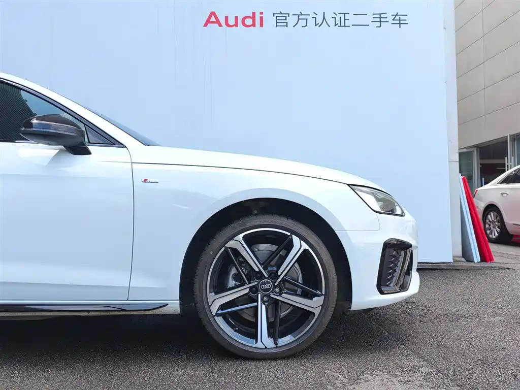Audi A4L 2024 40 TFSI Luxury Dynamic фото 15
