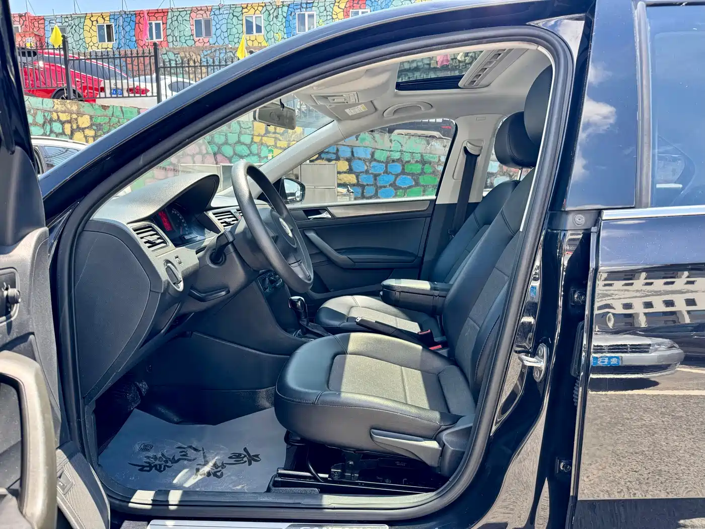Volkswagen Santana 2015 1.6L Automatic Comfort Edition фото 4