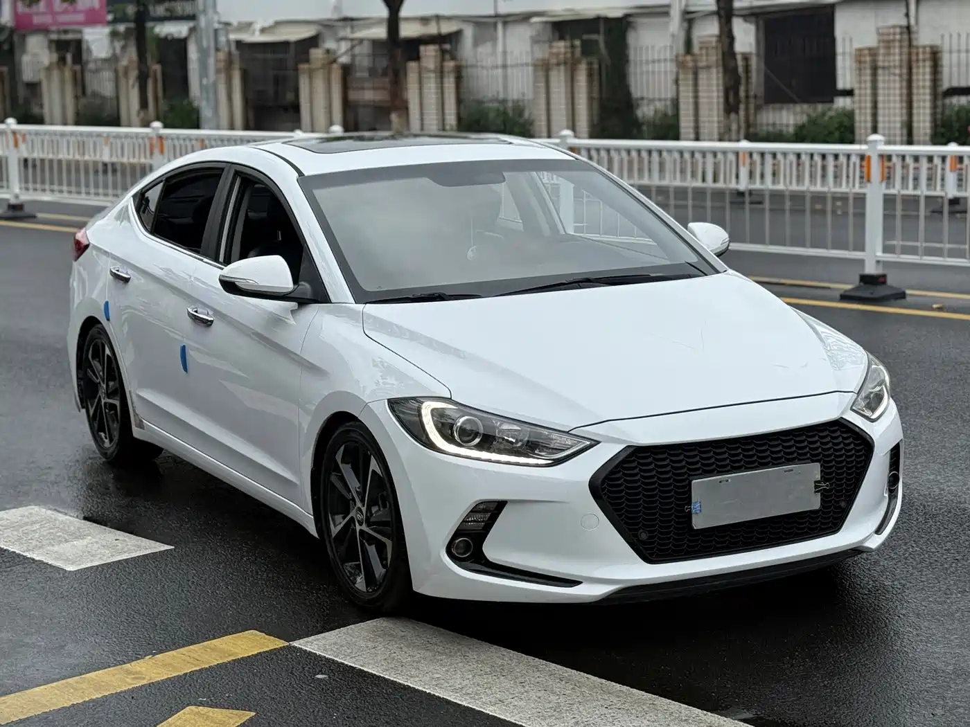 Hyundai Elantra 2016 Model 1.6L Automatic Smart Elite фото 3