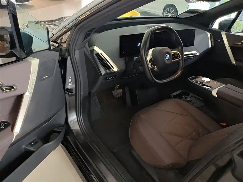 BMW iX 2022 xDrive40 фото 16