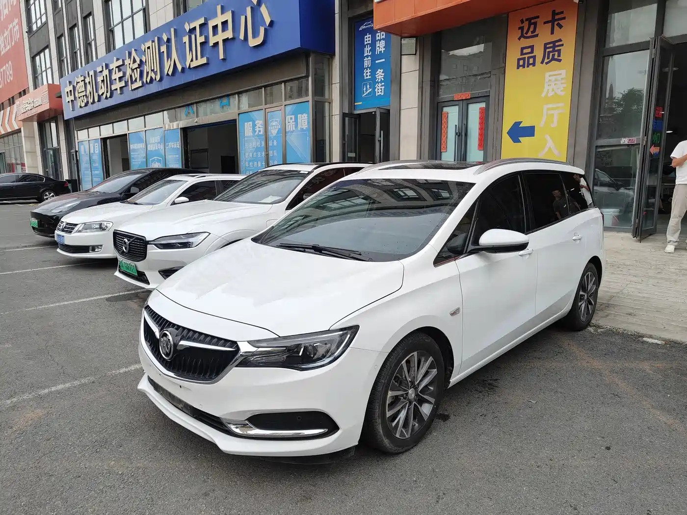 Buick GL6 2022 2021 323T Mild Hybrid Connected Premium Trim