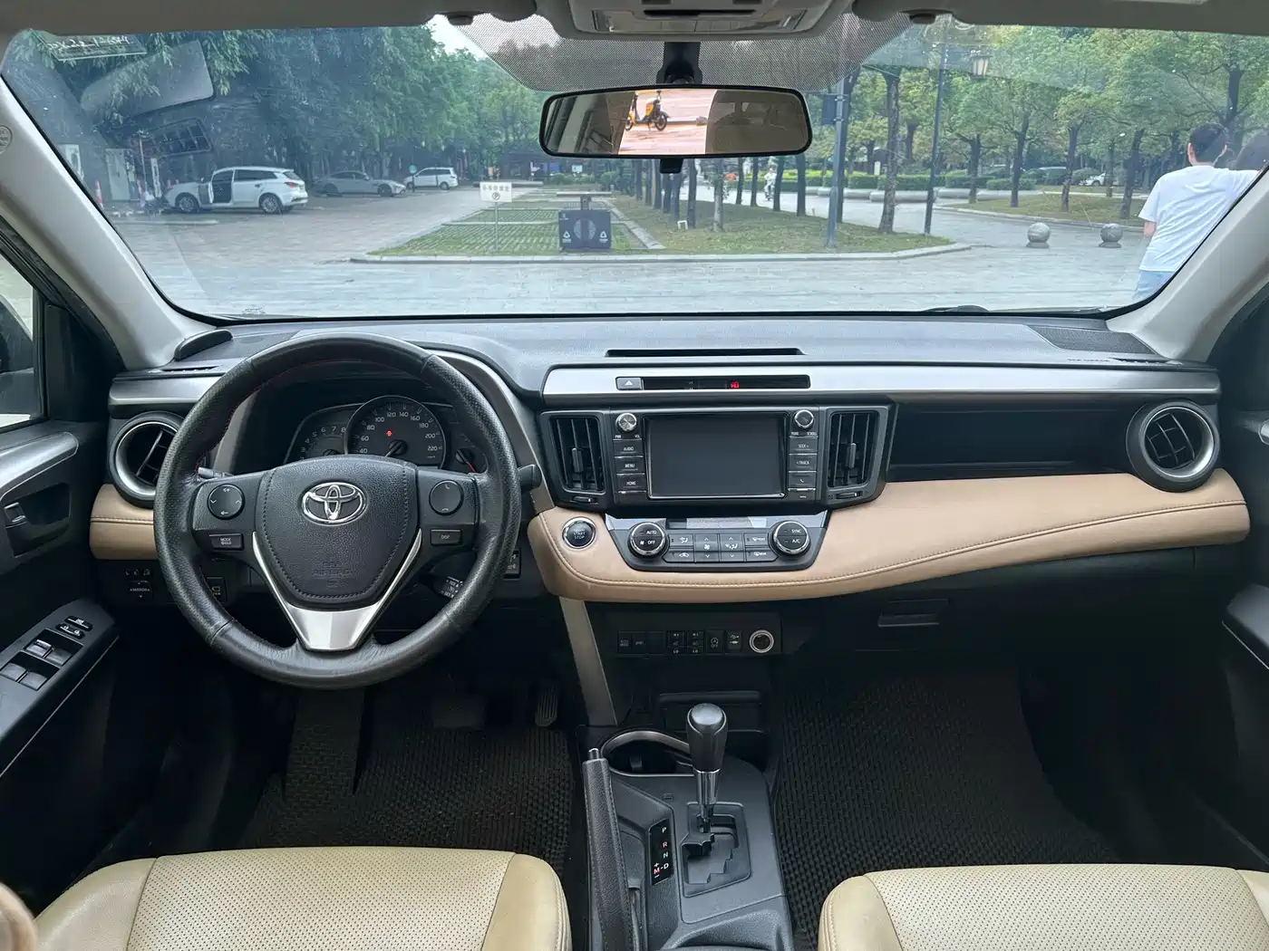 Toyota RAV4 Rongfang 2016 2.0L CVT 2WD Comfort (China V) фото 10