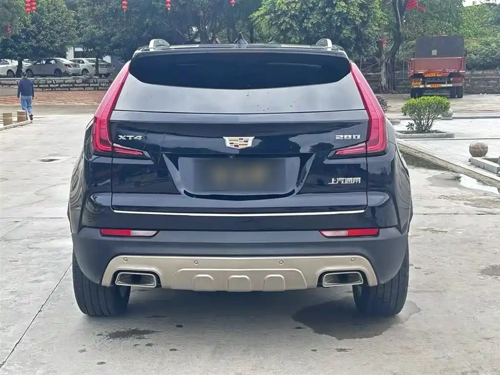 CADILLAC XT4