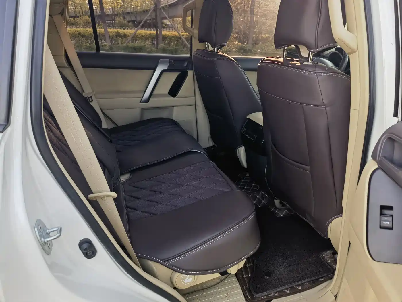 Toyota Prado (Import) 2014 2.7L Automatic Luxury фото 9