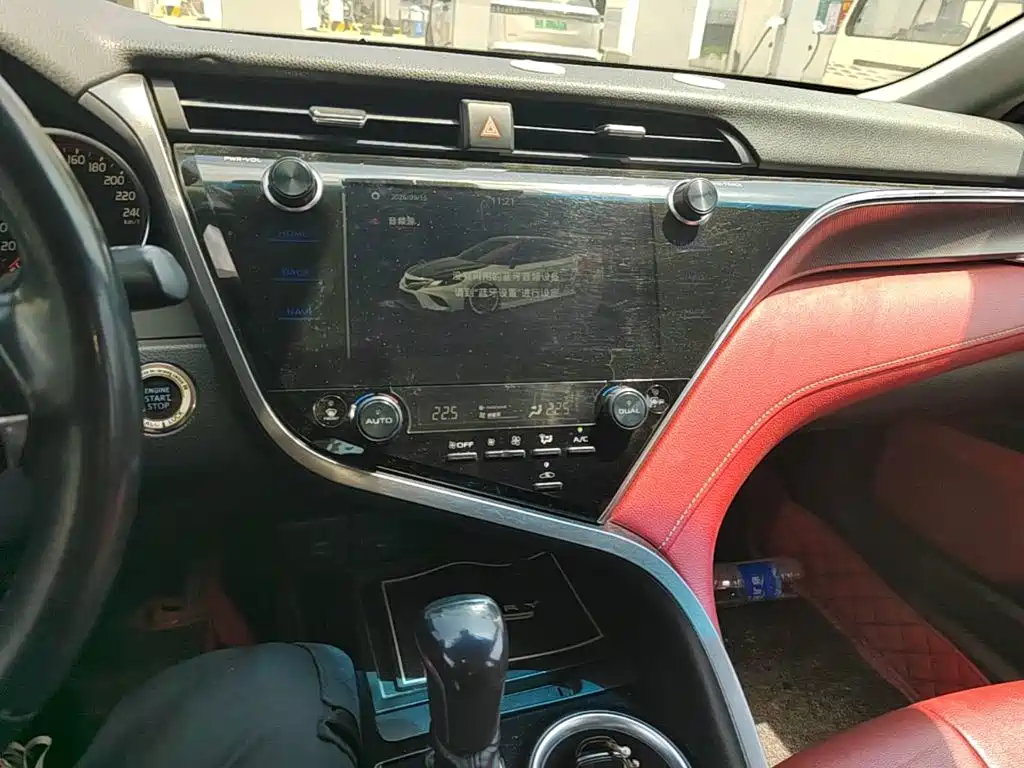 Photo 13 - Toyota Camry