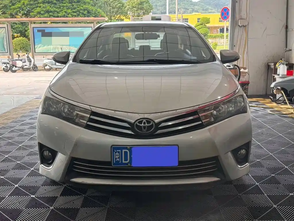 Фото 2 - Toyota Corolla