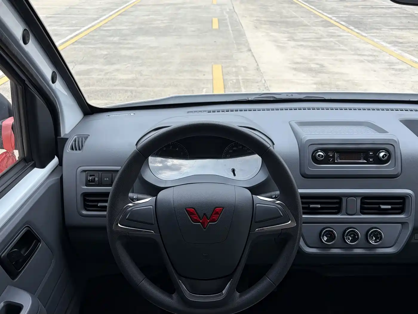 Wuling Motors Wuling Yangguang 2026 2025 400km Bus Comfort Edition