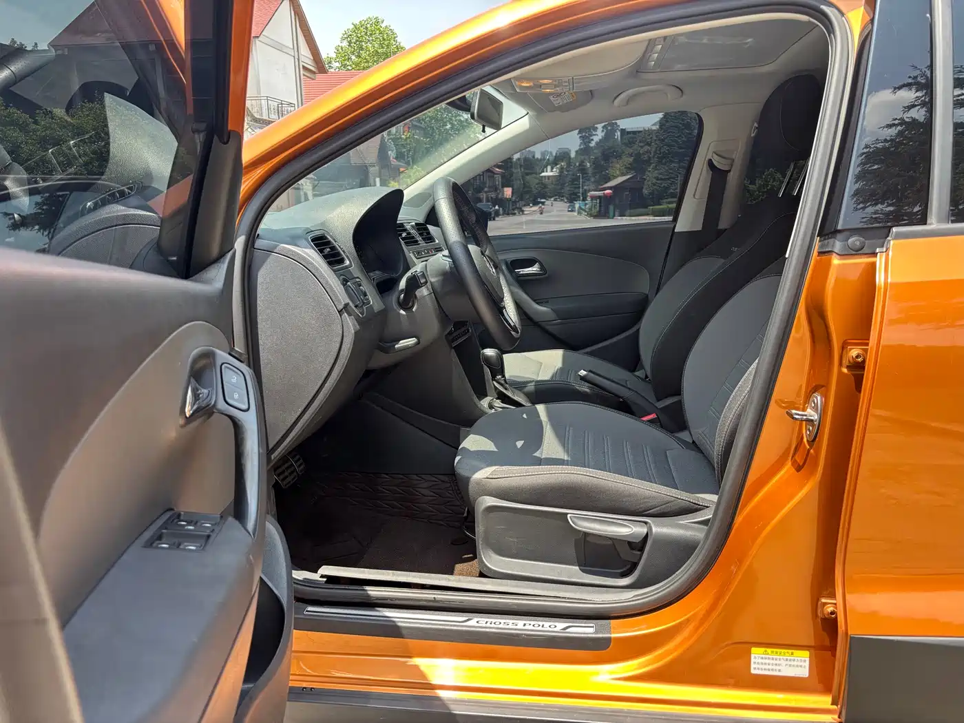 Volkswagen Polo 2018 1.5L Cross Polo Auto фото 6