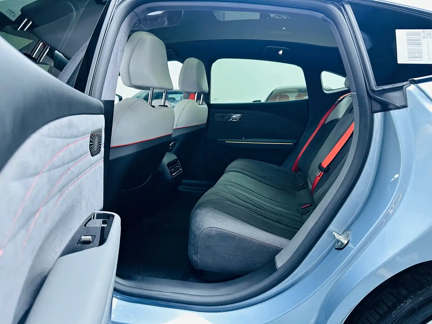 Geely Galaxy Galaxy E8 2025 620km AWD Starship LiDAR Smart Drive Edition фото 9