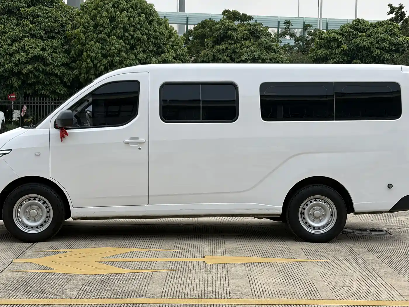 Wuling Motors Wuling Yangguang 2026 2025 400km Bus Comfort Edition