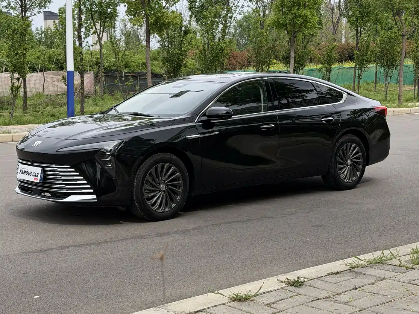 Buick LaCrosse 2025 Model 28T Platinum Edition