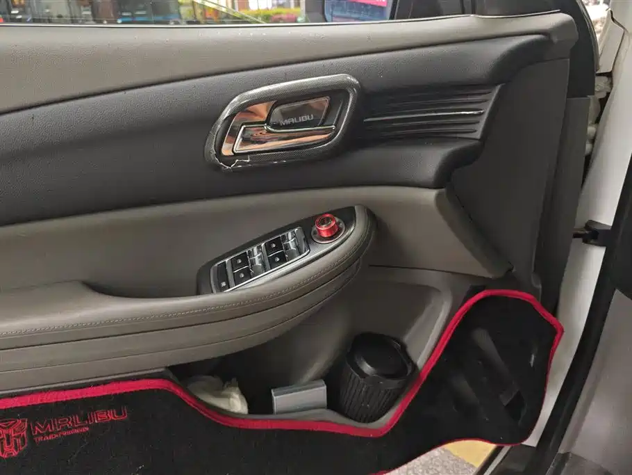 Chevrolet Malibu 2014 2.0L Automatic Luxury фото 7