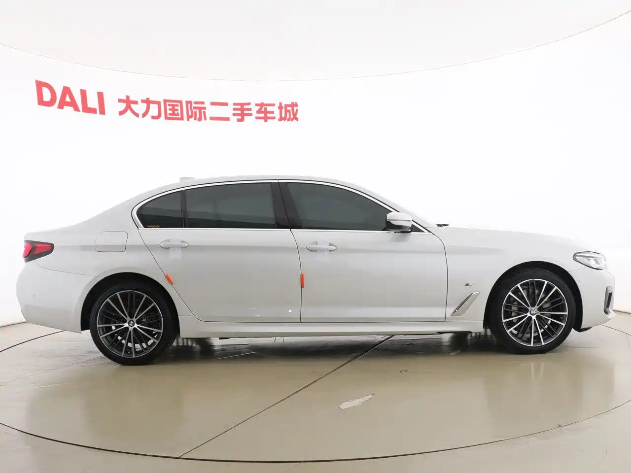 BMW 5 Series 2021 530Li Leading M Sport Package фото 13