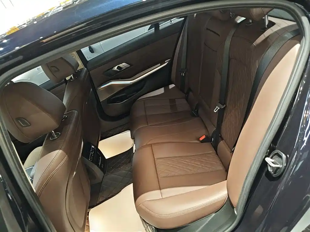 BMW 3 Series 2024 325Li M Sport Package фото 17