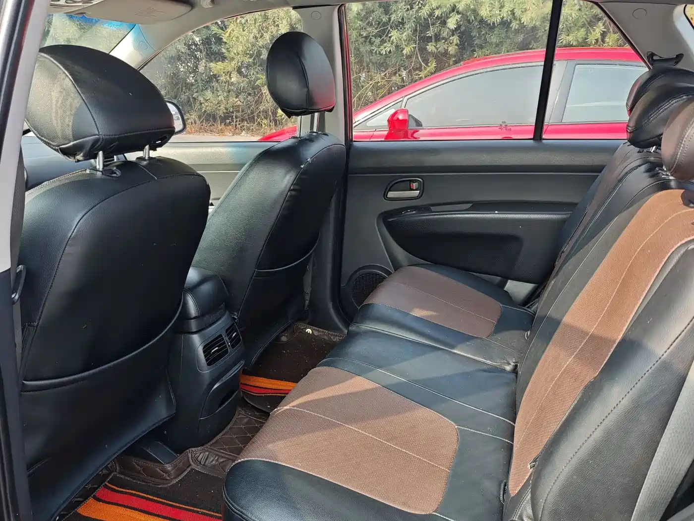 Kia Carens 2007 2.0L 7-Seater Comfort фото 11