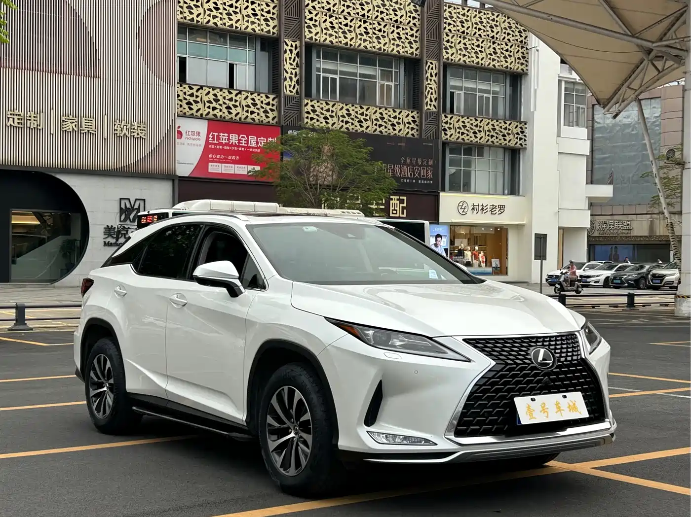Lexus RX 2020 Facelift 300 2WD Comfort Edition фото 4