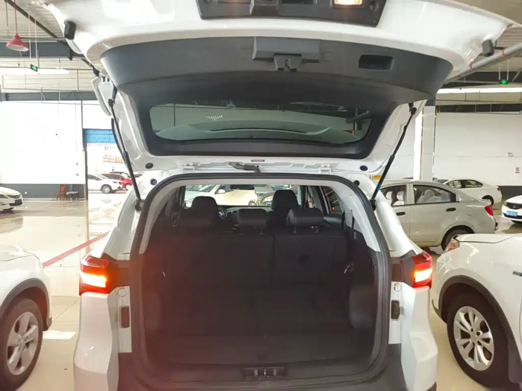Jetour X70M 2022 2022 1.5T Manual Avant-garde Partner 7-seater