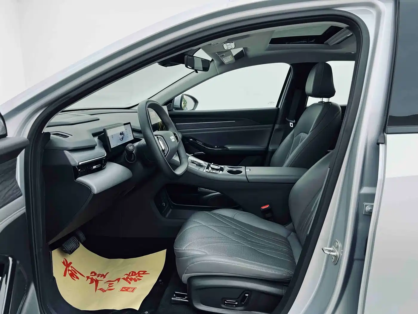 Geely Galaxy Galaxy L6 2025 EM-i 140km Starship Edition фото 4