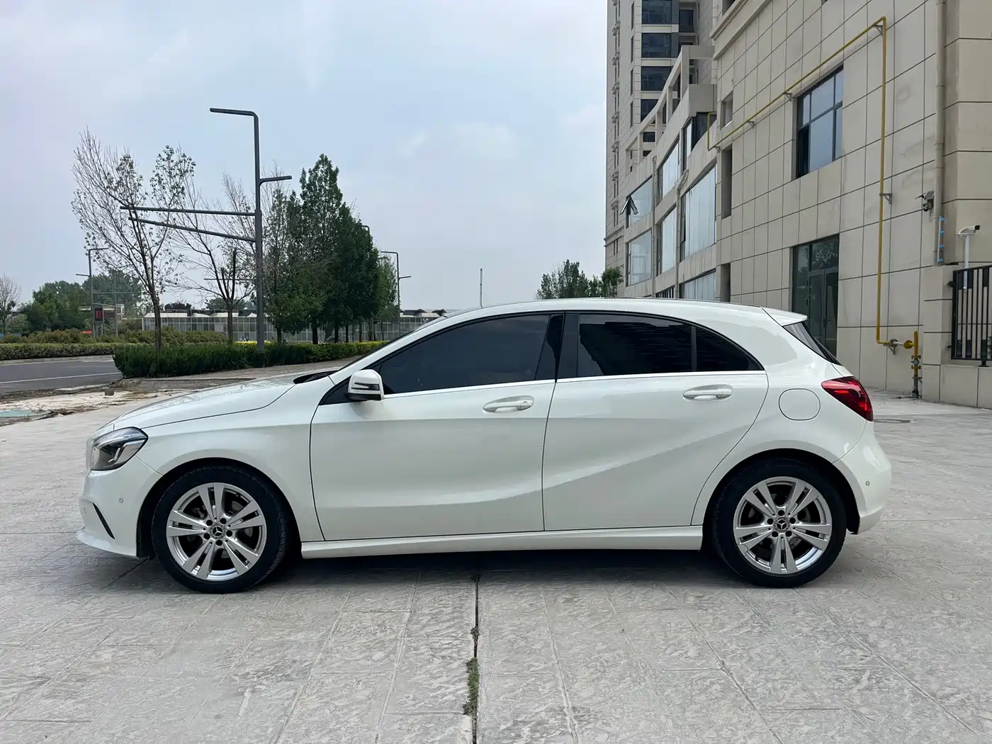 Mercedes-Benz A-Class (Import) 2018 A 200 Sport фото 9
