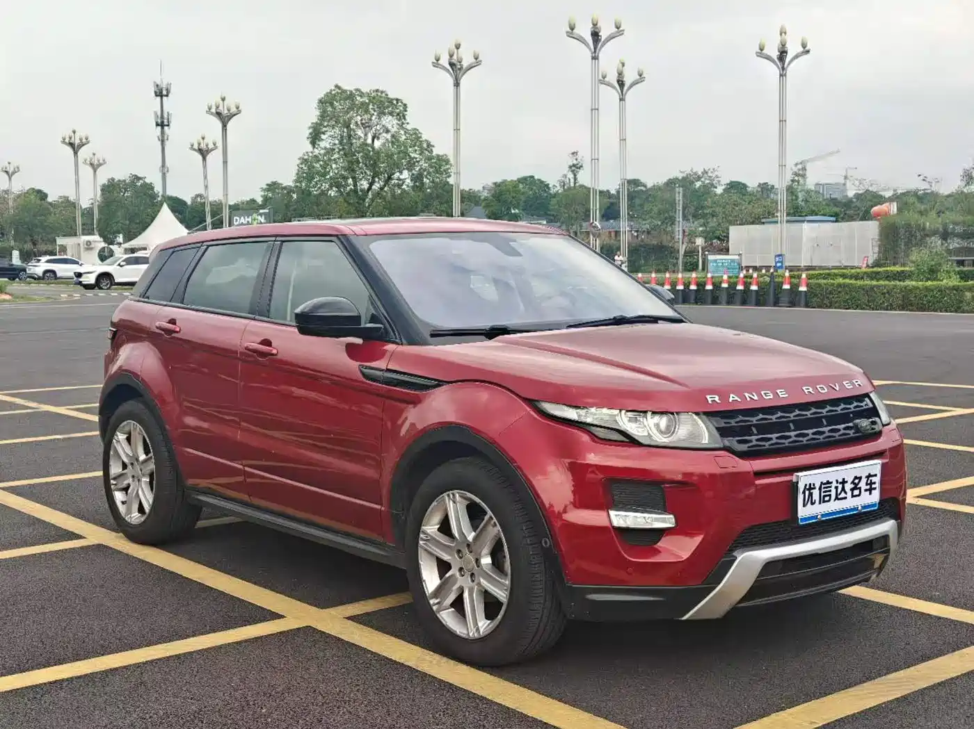 Land Rover Range Rover Evoque 2015 2.0T 5-Door Dynamic Edition фото 3