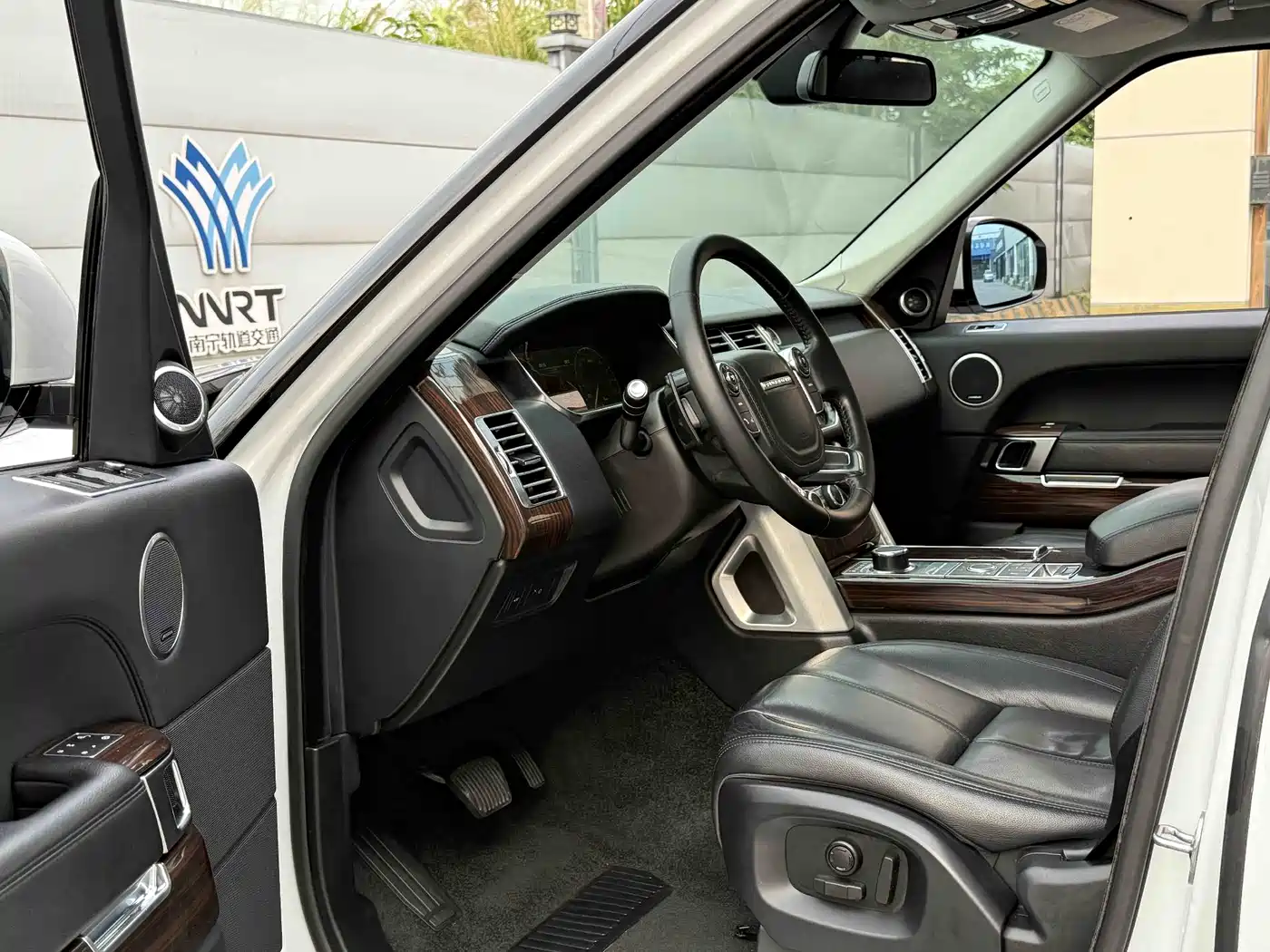 Land Rover Range Rover 2015 3.0 TDV6 Vogue фото 5