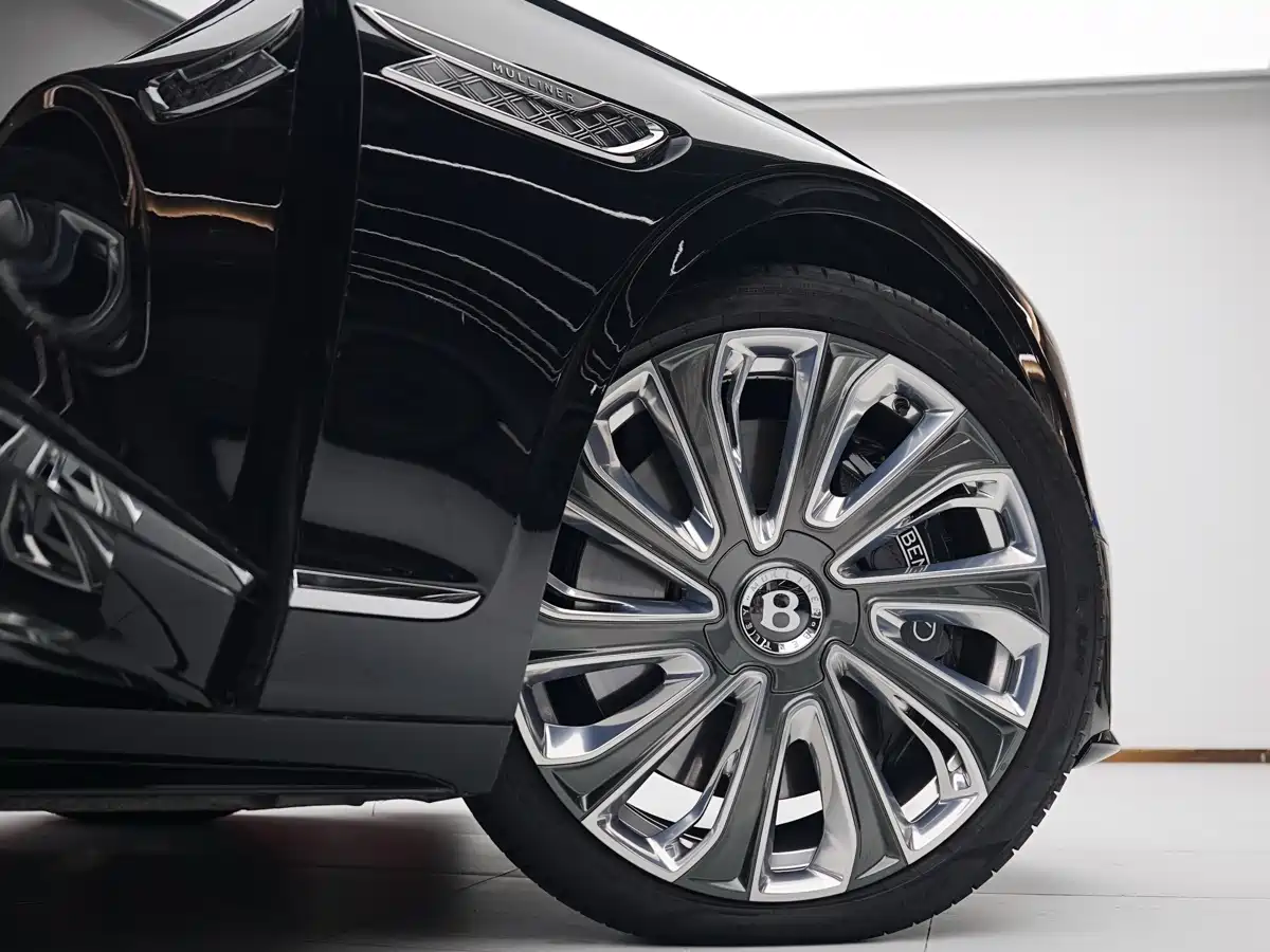 Bentley Flying Spur Plug-in Hybrid 2025 Model Year 4.0T V8 Mulliner фото 4