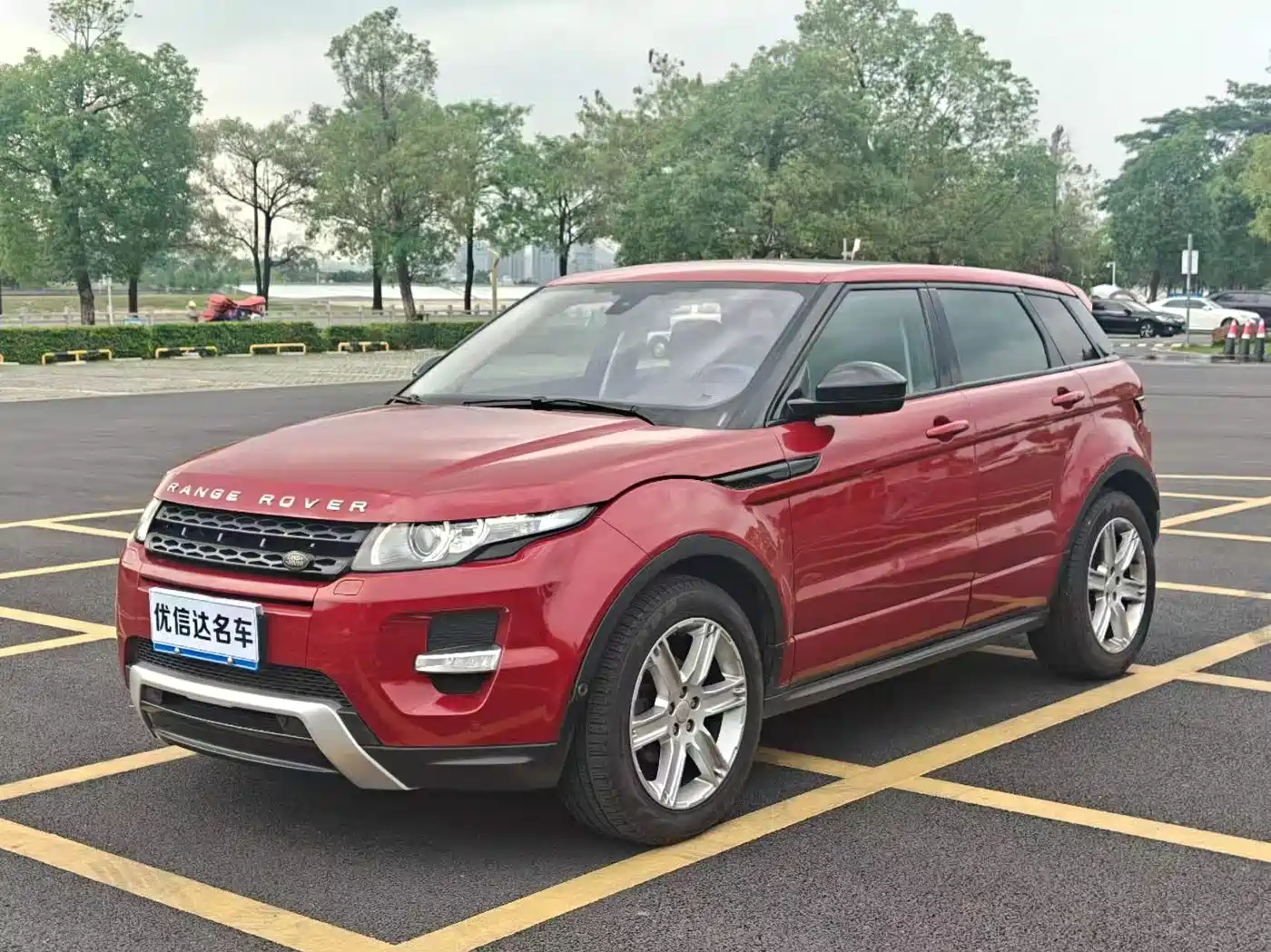 Land Rover Range Rover Evoque 2015 2.0T 5-Door Dynamic Edition