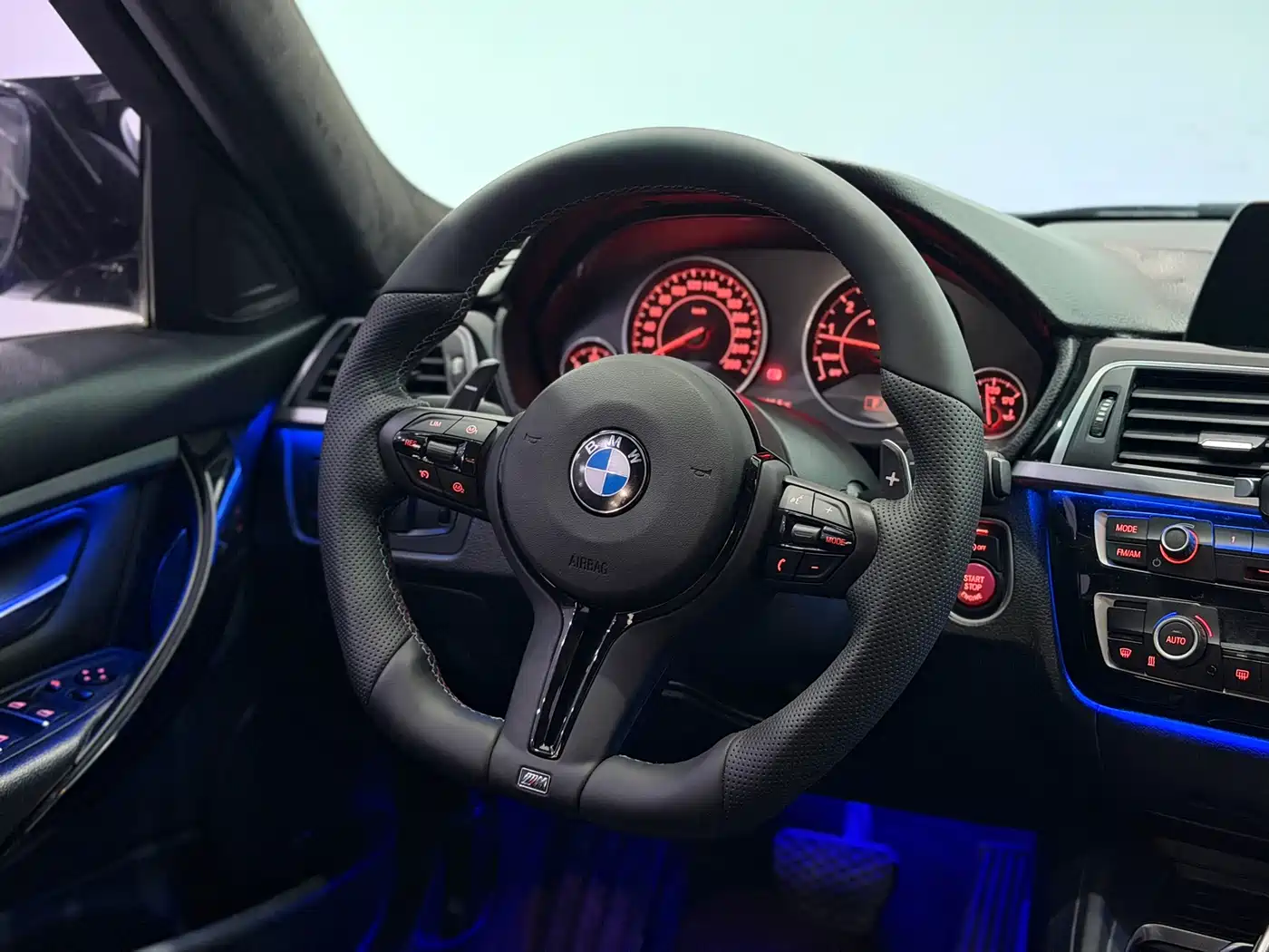 BMW 3 Series 2017 320Li M Sport фото 10