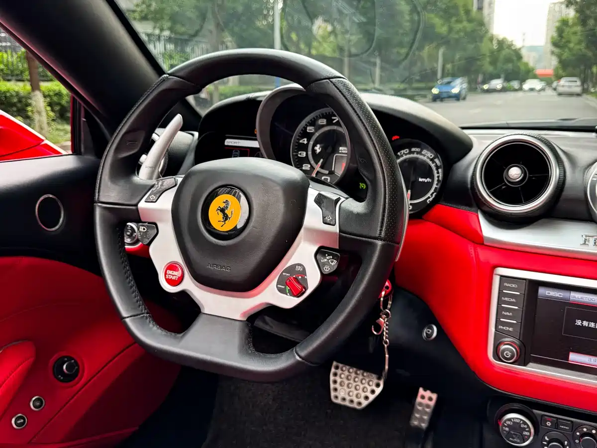 Ferrari California T 2015 2015 3.9T Standard