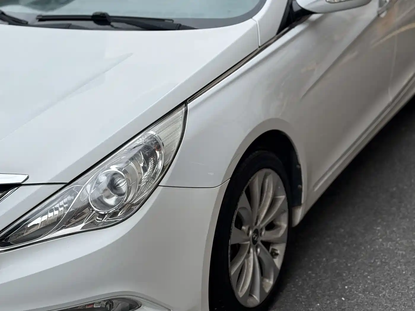 Hyundai Sonata 2011 2.0L Auto Supreme Edition фото 5