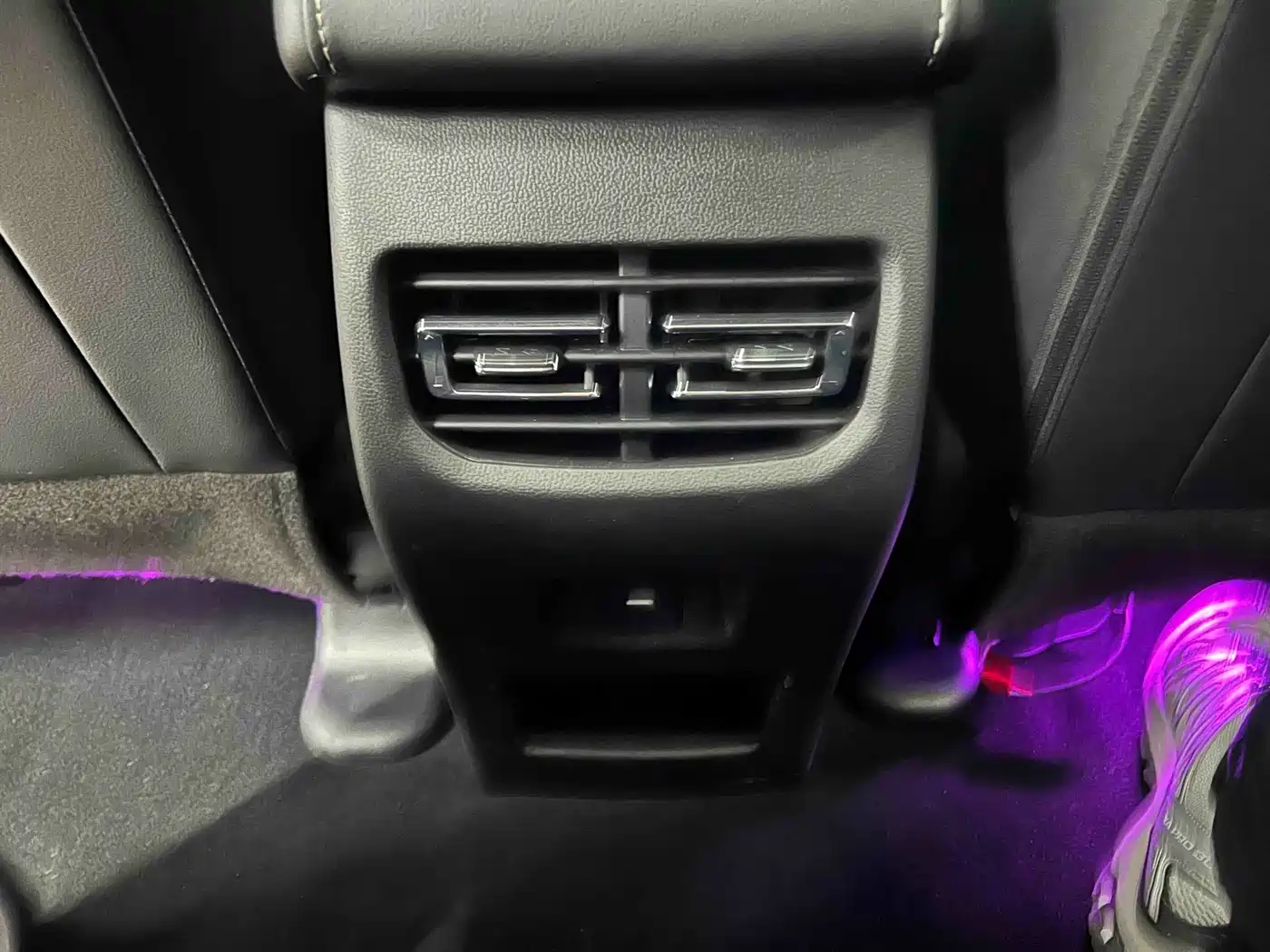 Haval M6 2021 PLUS 1.5T DCT Luxury Smart Connect фото 18