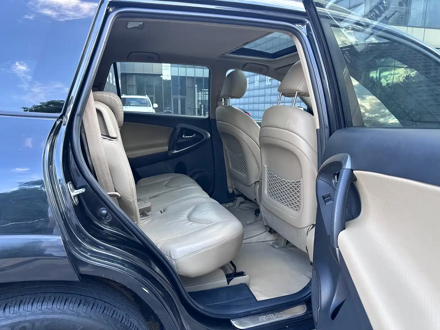 Toyota RAV4 Rongfang 2011 2.0L Manual Luxury Edition фото 17