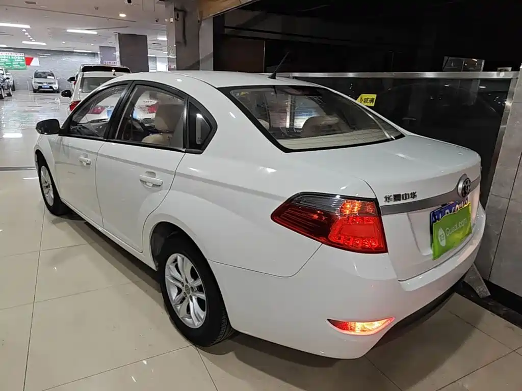 Фото 5 - Zhonghua H330