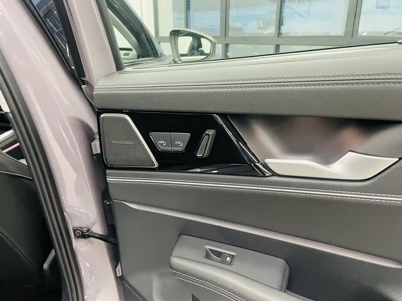 Volkswagen Passat 2025 Pro 380TSI Dragon Prestige Edition фото 16