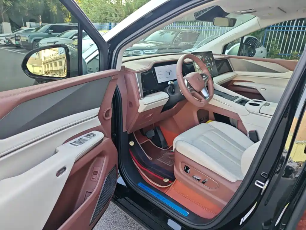 BYD Xia 2025 2025 DM-i 1.5T 180km Surpass Edition